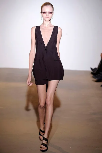 Look 15